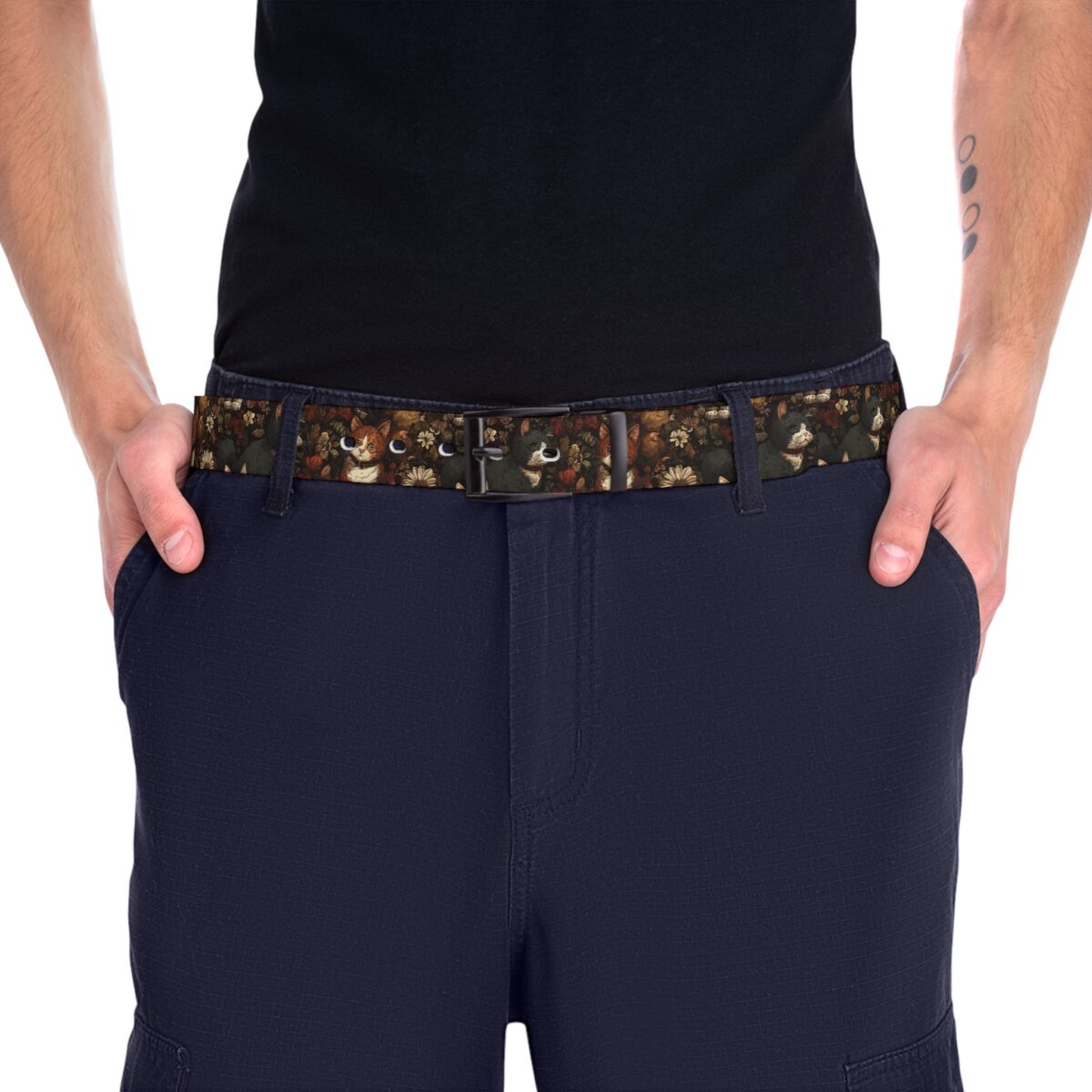 Vintage floral print belt with cat motifs, featuring a full wrap-around seamless design and metal buckle.